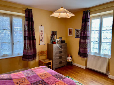 Maison - 200 m² - 9 pièces