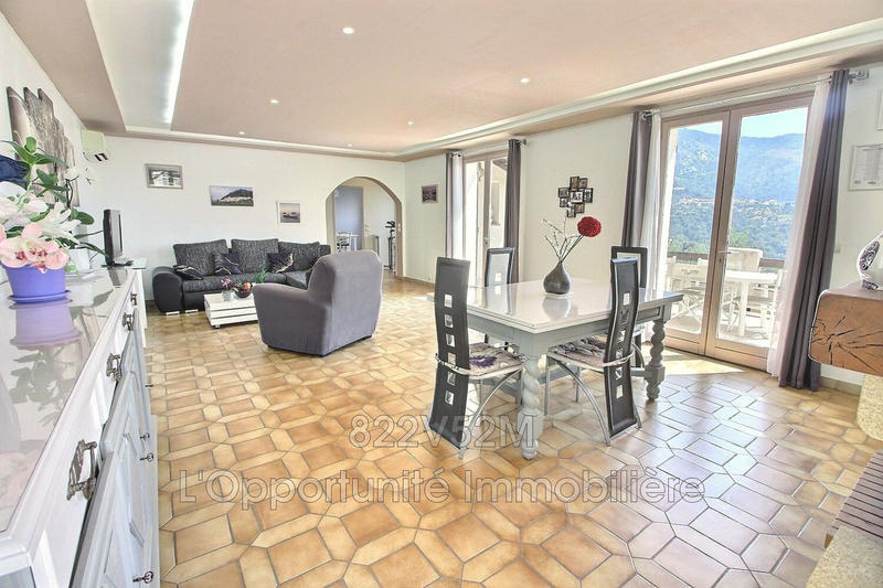 Maison - 211 m² - 5 pièces