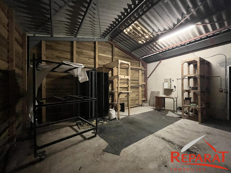 Local d'activités - 325 m²