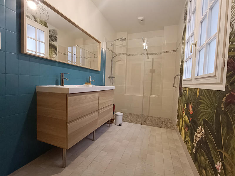 Maison - 216 m² - 8 pièces