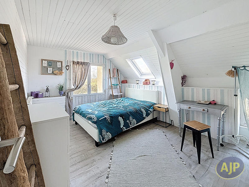 Maison - 175 m² - 8 pièces