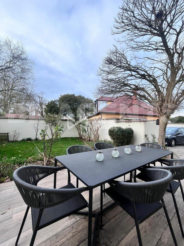 Maison - 200 m² - 6 pièces