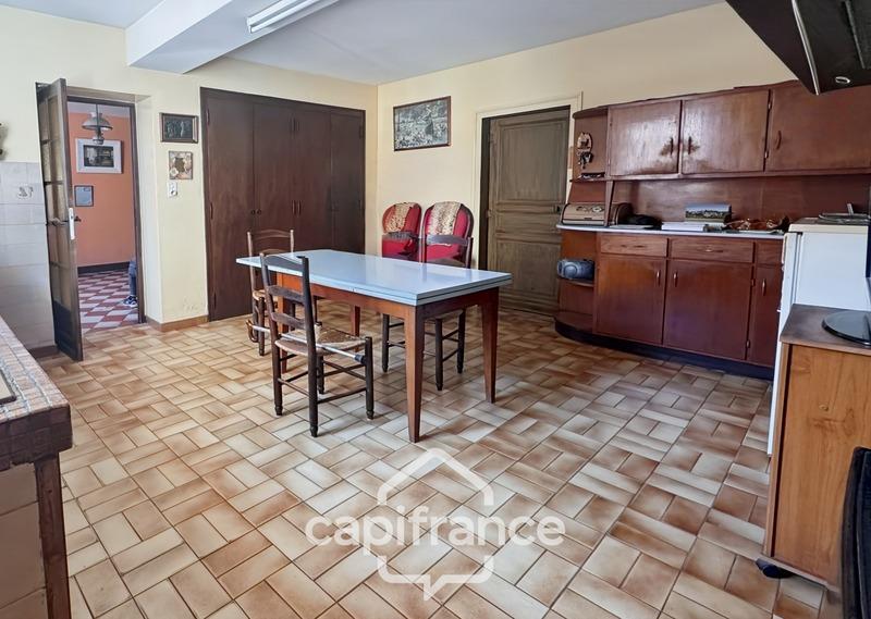 Maison - 201 m² - 8 pièces