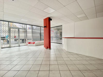Local commercial - 123 m² - 2 pièces