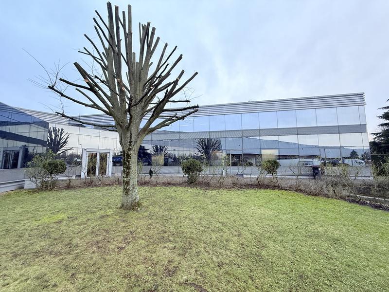 Local d'activités - 12 000 m²