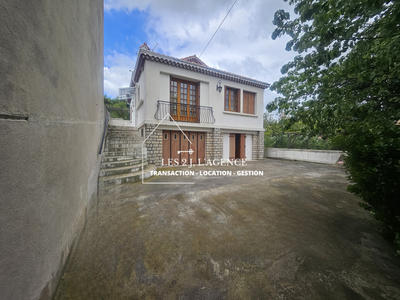 Maison - 99 m² - 4 pièces