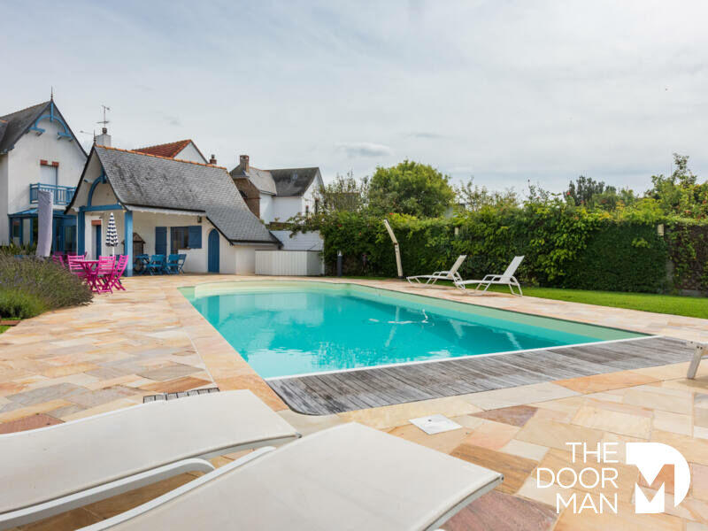 Maison - 310 m² - 12 pièces