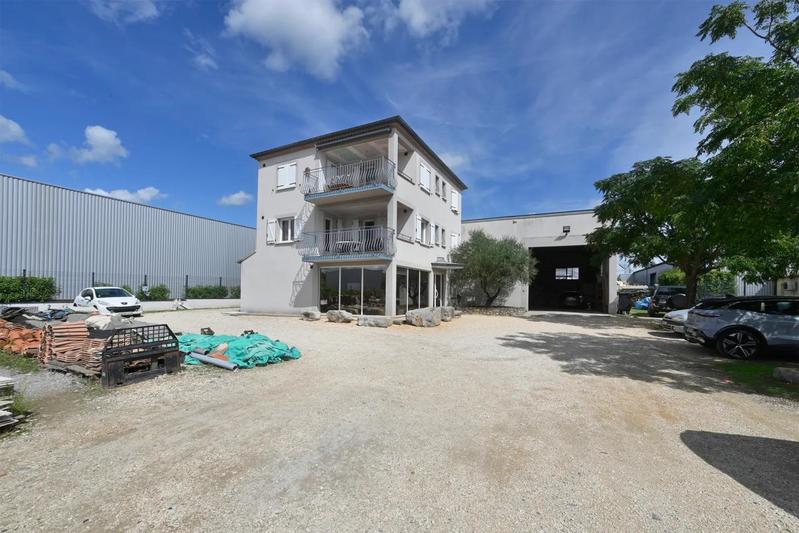 Demeure - 520 m² - 8 pièces