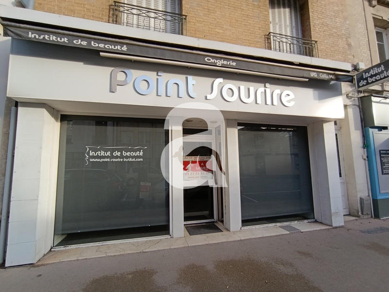 Local commercial - 109 m²