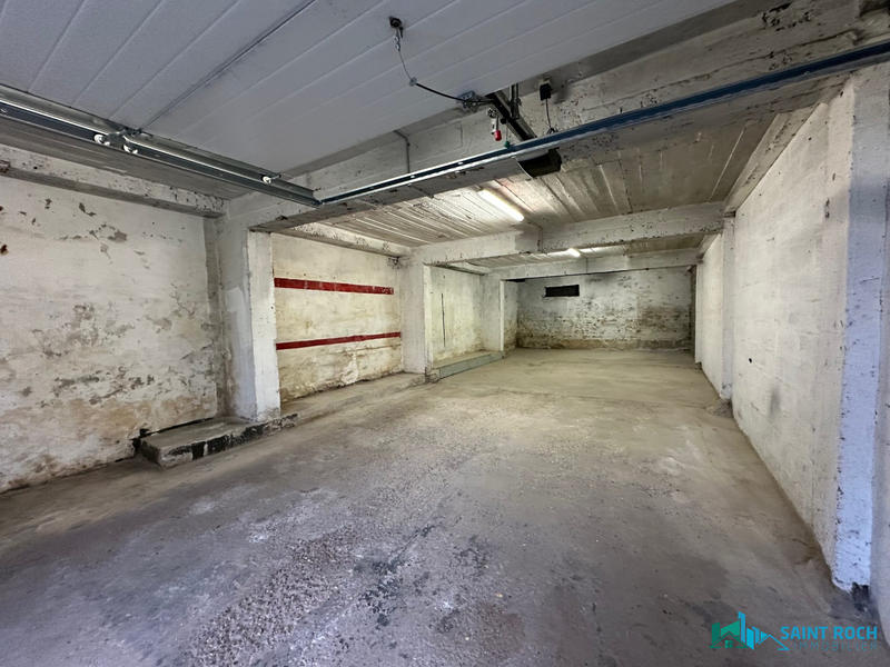 Parking / Garage - 72 m²