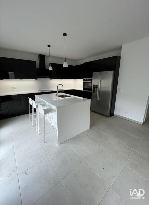 Maison - 96 m² - 5 pièces