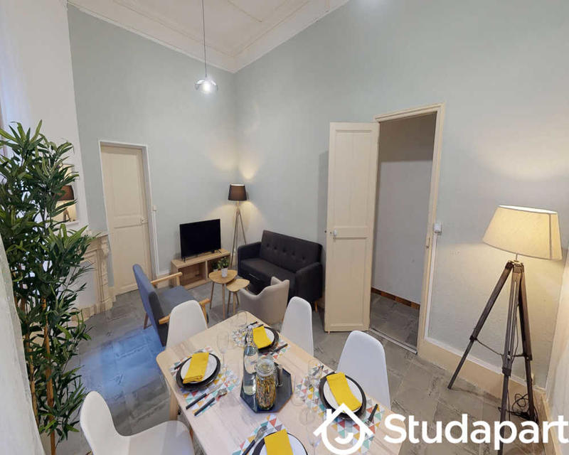 Chambre - 100 m² - 1 pièce