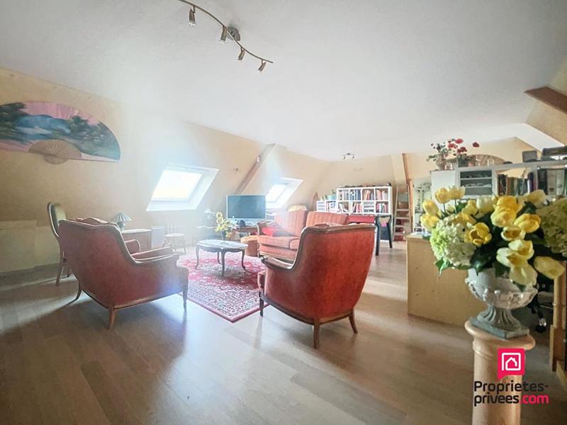 Maison - 230 m² - 7 pièces