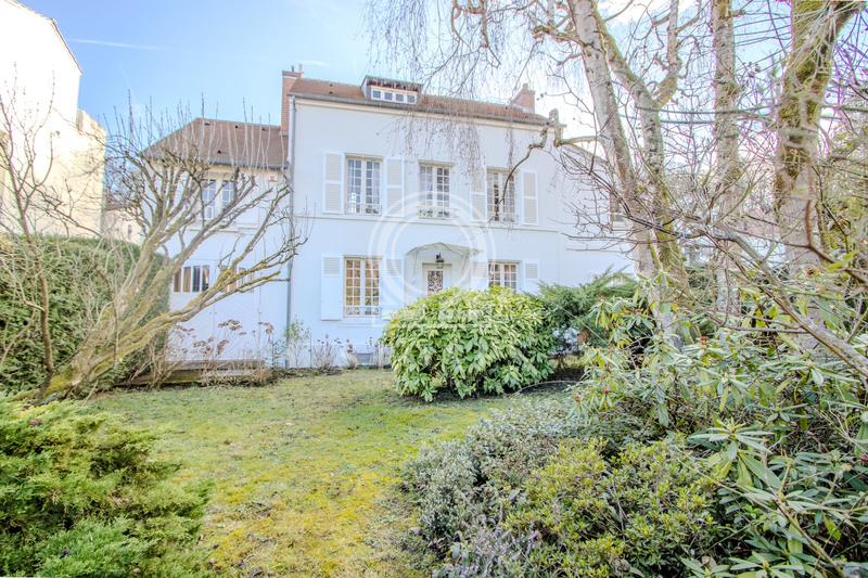 Maison ancienne - 203 m² - 8 pièces