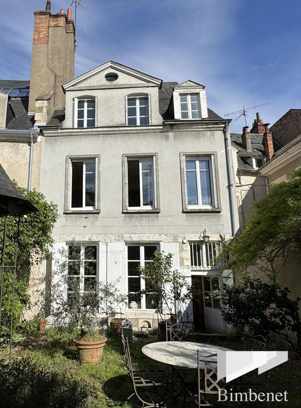 Maison - 271 m² - 10 pièces