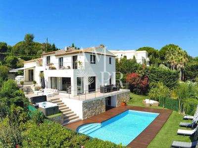 Villa - 185 m² - 7 pièces