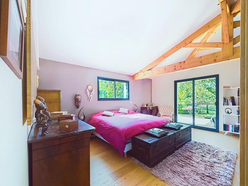 Maison - 224 m² - 8 pièces