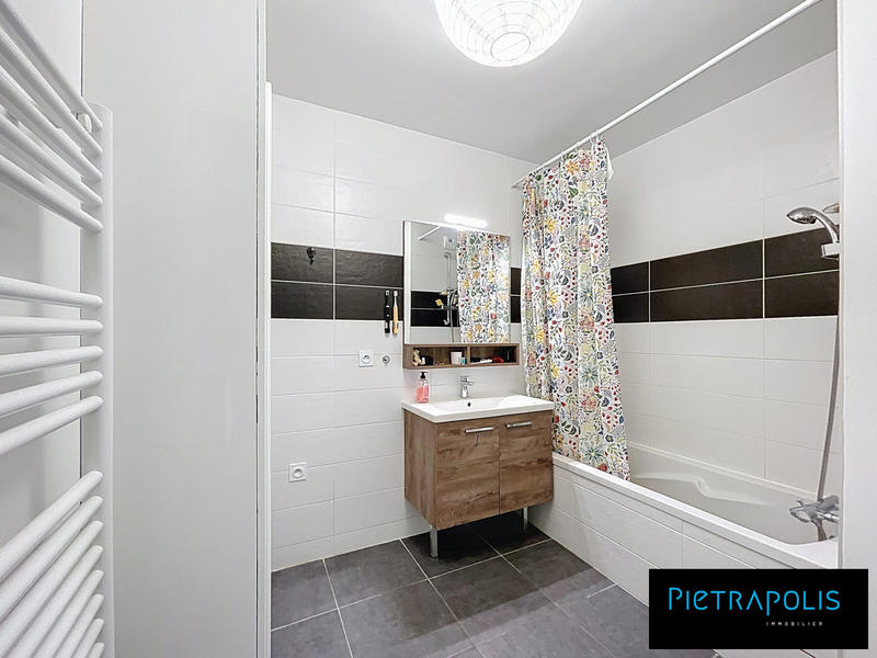 Appartement - 70 m² - 3 pièces