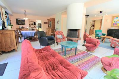 Maison - 227 m² - 8 pièces