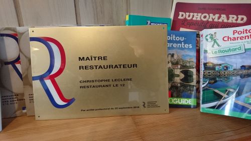 Le 12 restaurant