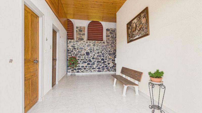 Maison - 200 m² - 9 pièces