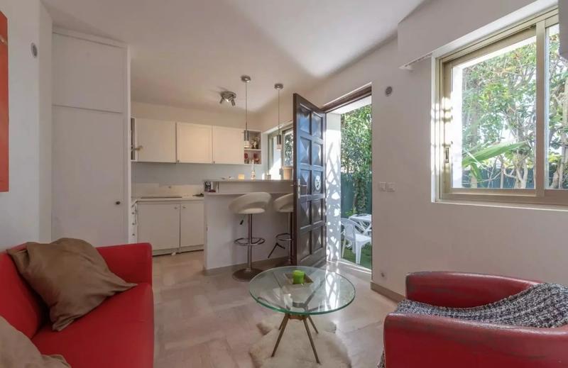 Villa - 302 m² - 9 pièces