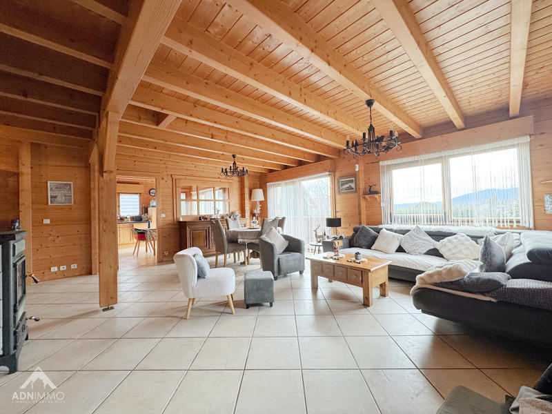 Maison - 300 m² - 6 pièces