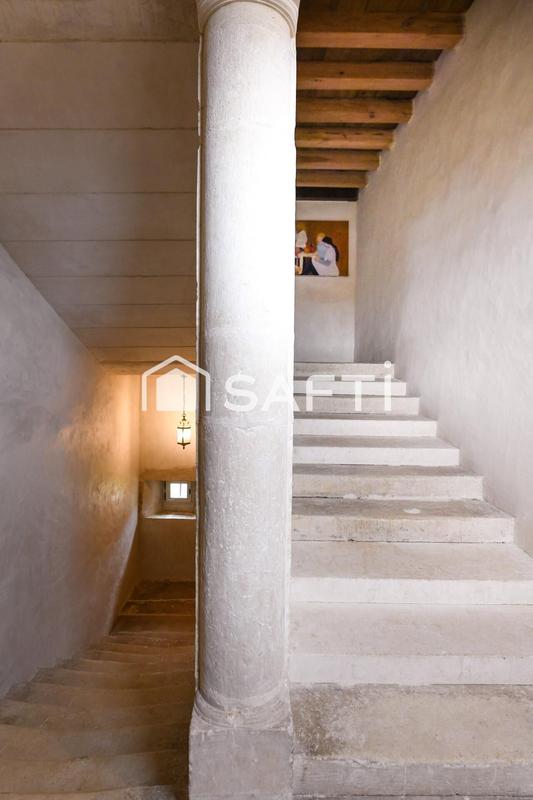 Propriété - 432 m² - 8 pièces