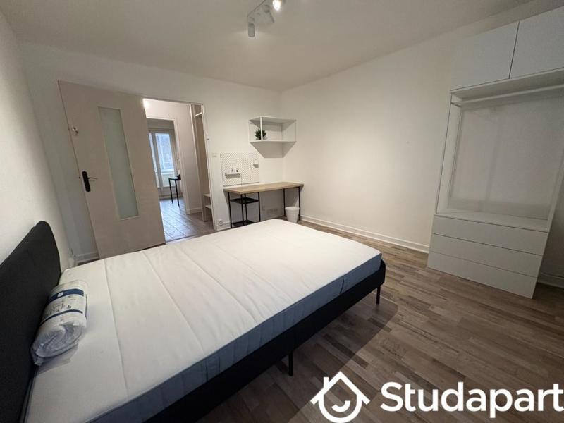 Chambre - 11 m² - 1 pièce