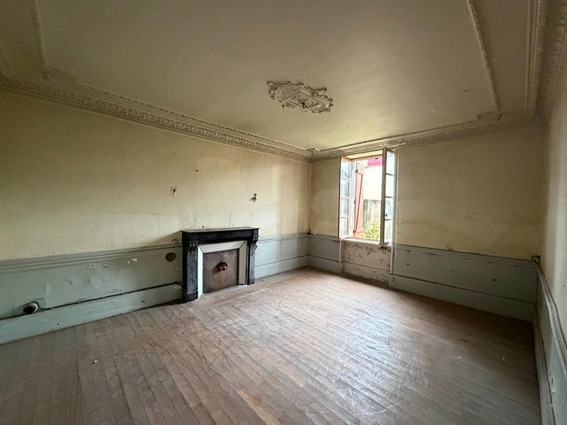 Maison - 104 m² - 10 pièces