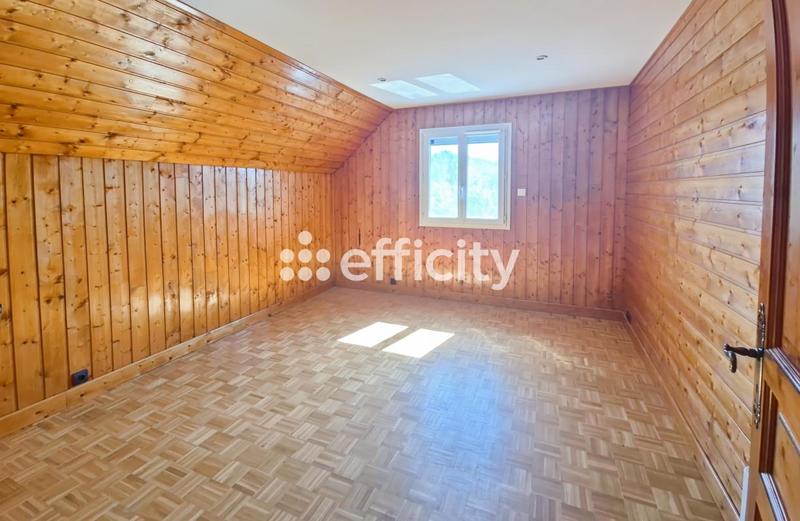 Maison - 193 m² - 6 pièces