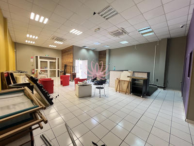 Local commercial - 156 m² - 2 pièces