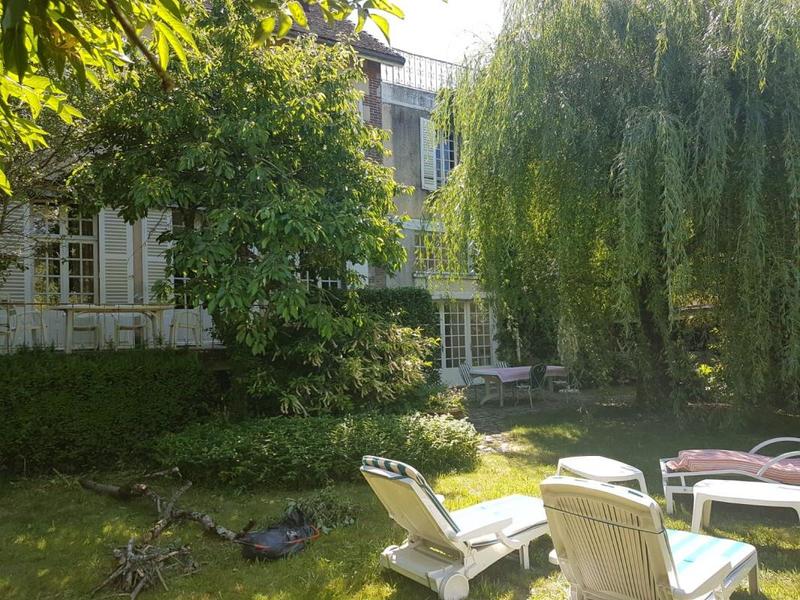 Maison - 205 m² - 8 pièces