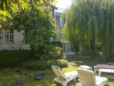 Maison - 205 m² - 8 pièces