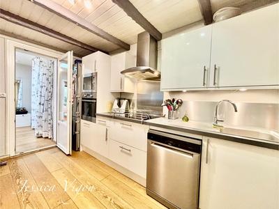 Maison - 92 m² - 5 pièces