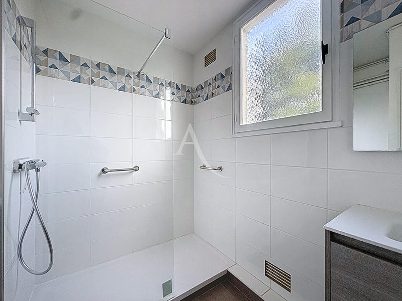 Maison - 98 m² - 4 pièces