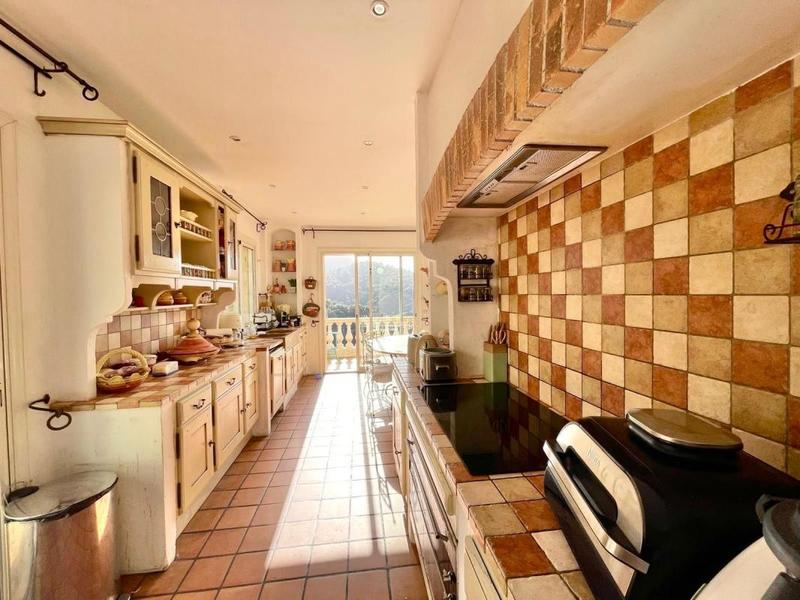 Maison - 289 m² - 7 pièces