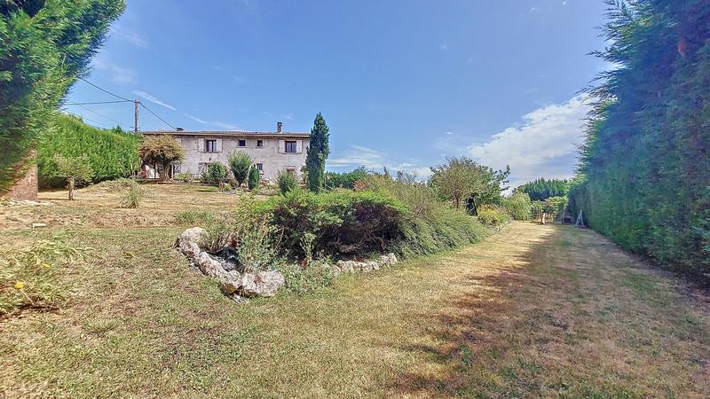 Maison - 196 m² - 7 pièces