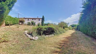 Maison - 196 m² - 7 pièces