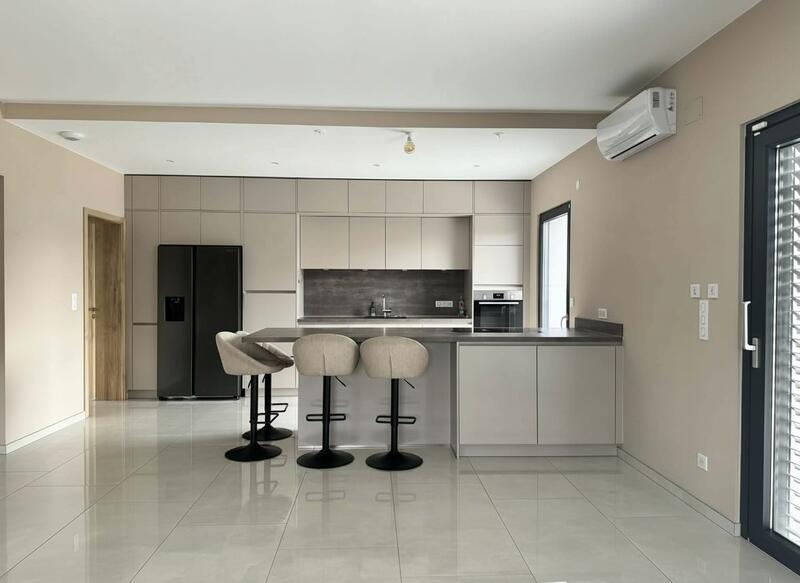 Maison - 169 m² - 6 pièces