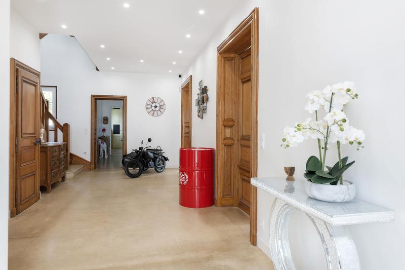 Maison - 500 m² - 9 pièces