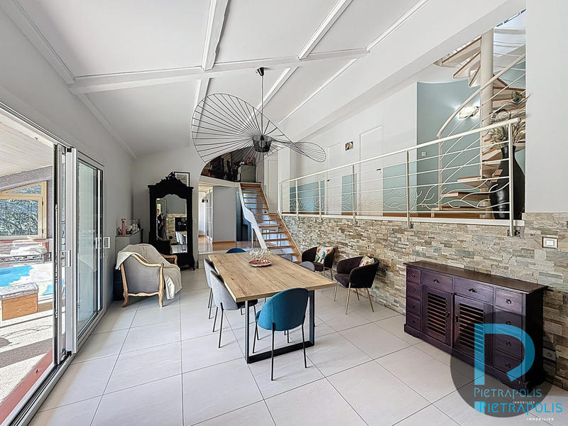 Villa - 183 m² - 5 pièces