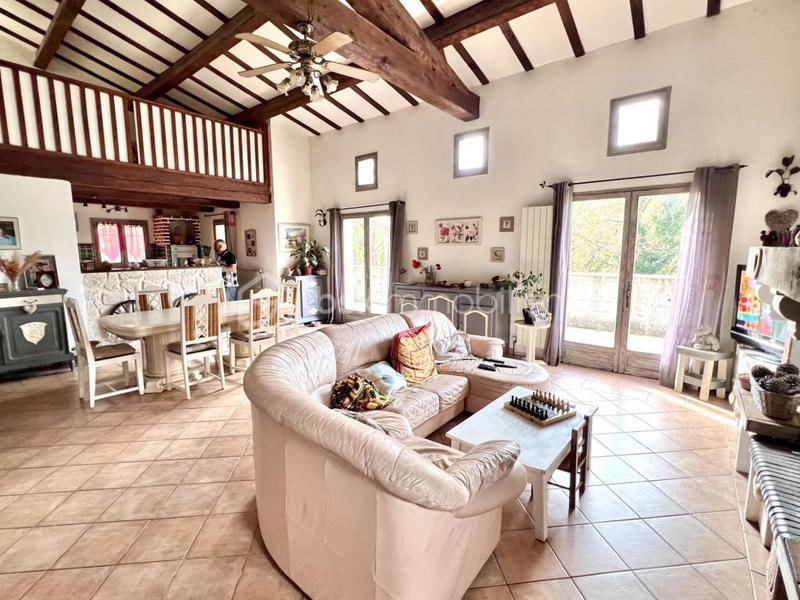 Maison traditionnelle - 151 m² - 5 pièces