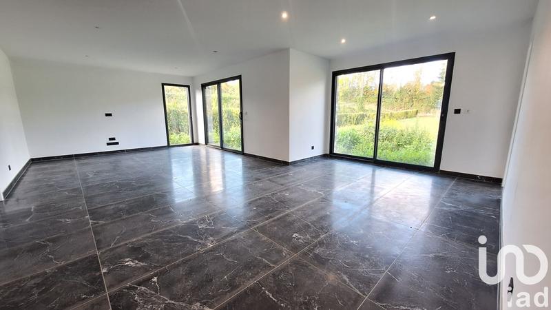 Maison - 180 m² - 8 pièces