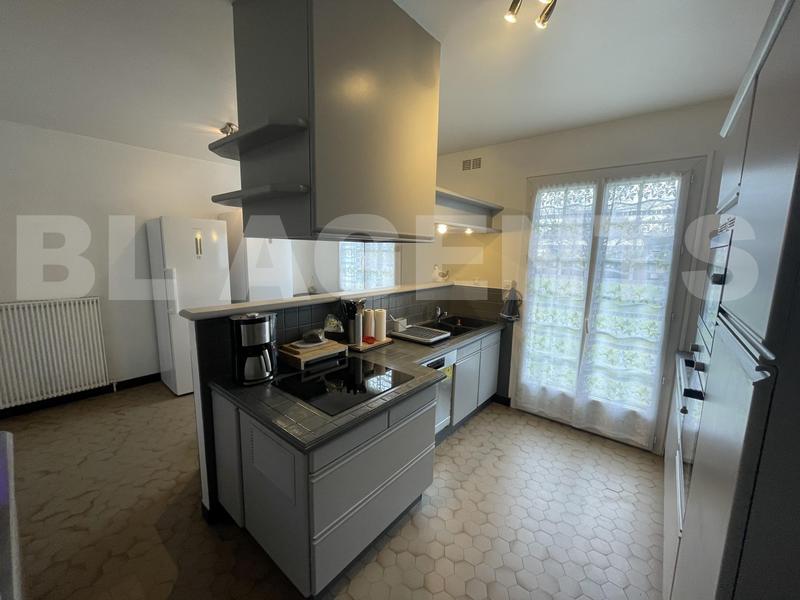 Propriété - 200 m² - 7 pièces