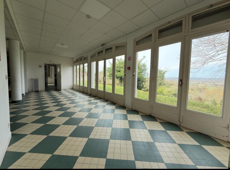 Maison - 550 m² - 20 pièces