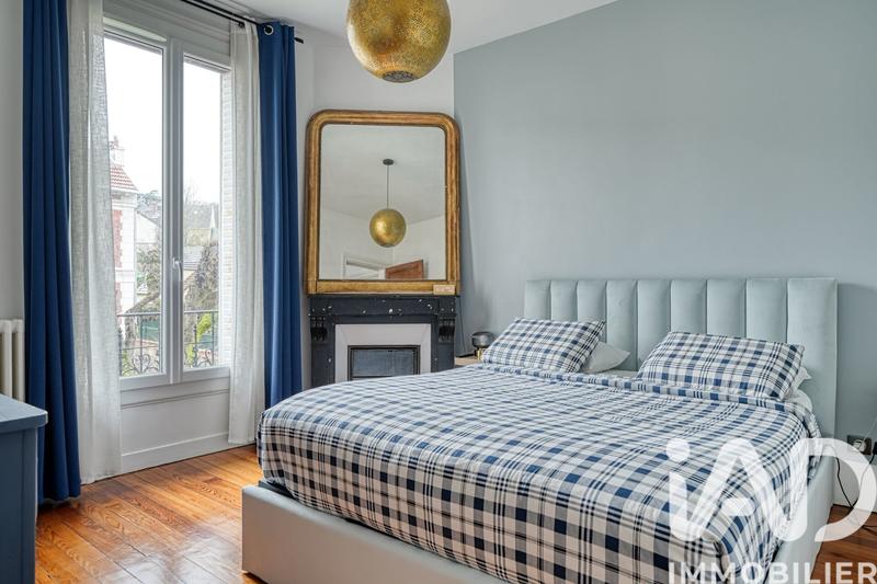 Maison - 180 m² - 8 pièces