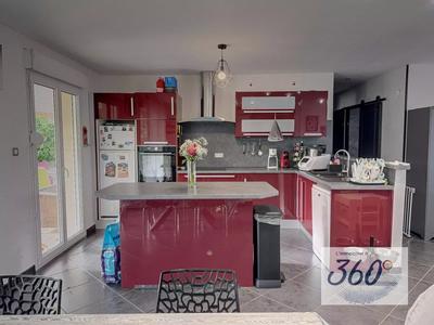 Maison - 95 m² - 3 pièces