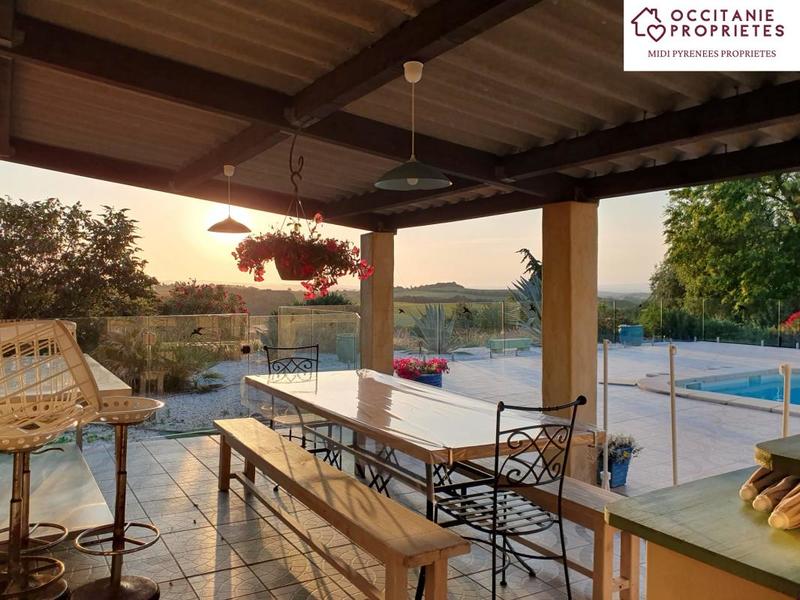 Propriété - 575 m² - 30 pièces