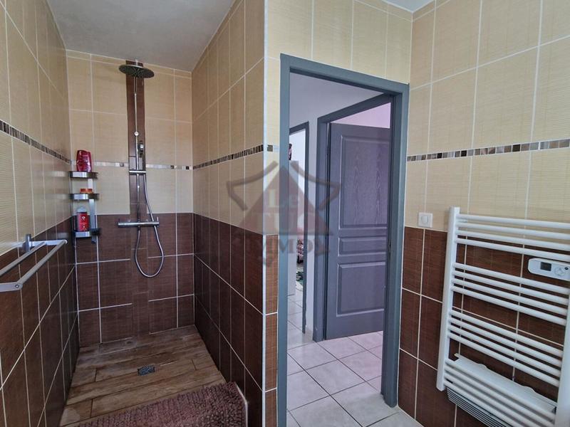 Villa - 90 m² - 4 pièces